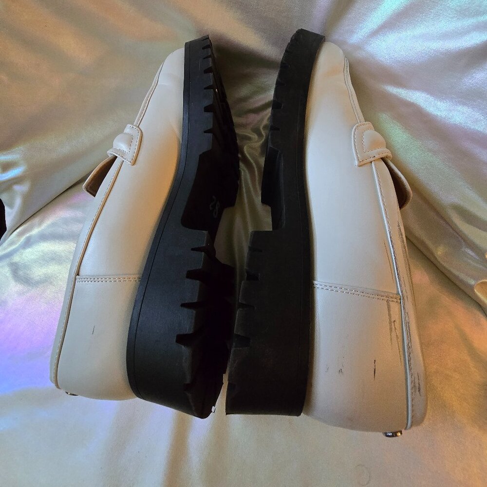 Nine West White Loafers with Black Soles 90s Slip On Dress Shoes 11 US Shoe EUC - Picture 9 of 16